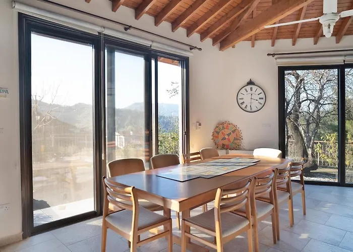 Вилла Orama Mountain Farmakas *