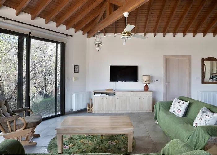 Orama Mountain Farmakas Вилла