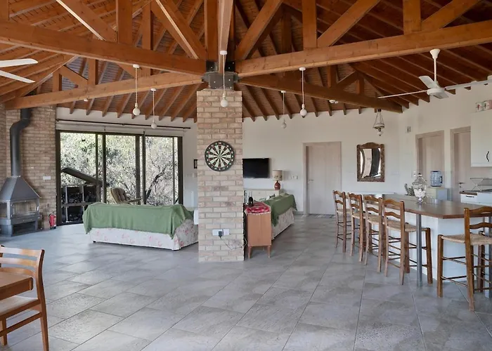 Orama Mountain Farmakas Вилла