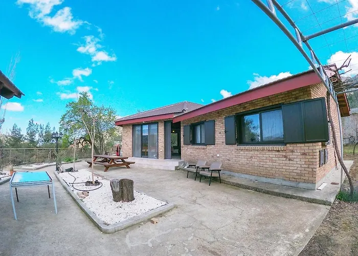 Orama Mountain Farmakas *